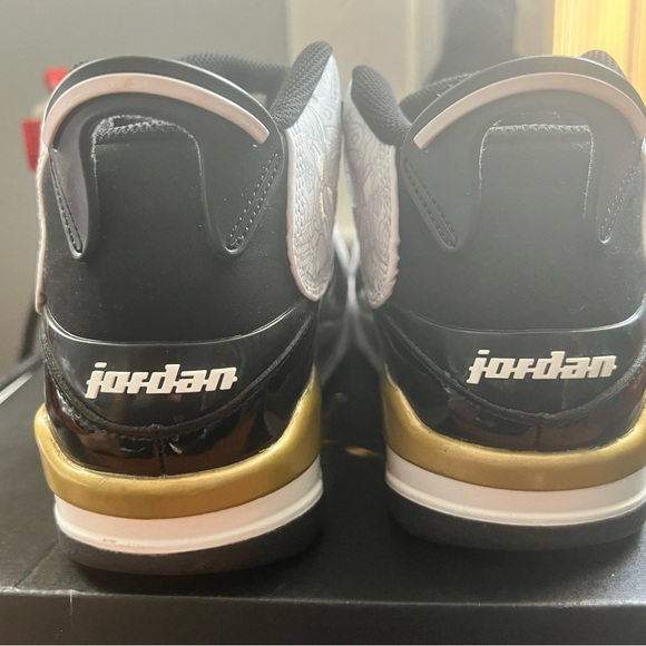 Jordan Dub Zero 'Metallic Gold' - Picture 4 of 7